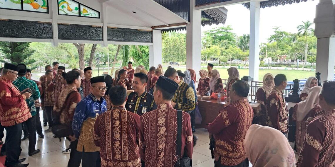 Bupati Tabalong Pinta Kades Lupakan Masa Lalu