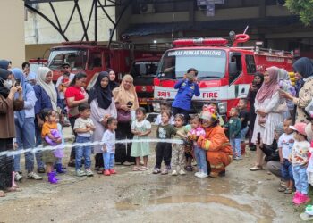 Puluhan Anak Usia Dini Lolipop Play Space Sumringah Bermain Bersama Anggota Pemadam Kebakaran Tabalong