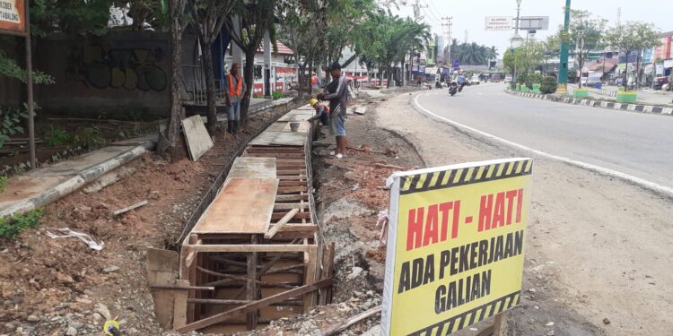 Tahun Ini Pengerjaan Devider Jalan yang Tersisa Bakal Dituntaskan