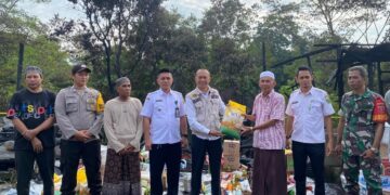 Gerak Cepat, BPBD dan Dinsos Tabalong Beri Bantuan Korban Kebakaran di Ujung Murung
