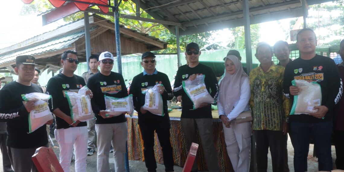 Peserta Kejurnas Time Rally Seri 2 Turut Sukseskan Program Bela Tani