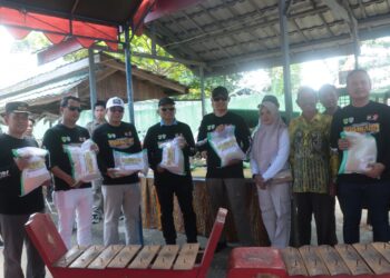 Peserta Kejurnas Time Rally Seri 2 Turut Sukseskan Program Bela Tani