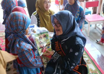 Hari Pertama Sekolah, Bunda PAUD Tabalong Kunjungi Darut Tahfidz
