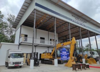 Bupati Tabalong Resmikan Workshop Alat Berat