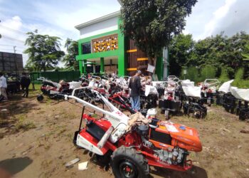 Puluhan Poktan Tabalong Terima Bantuan  Alsintan