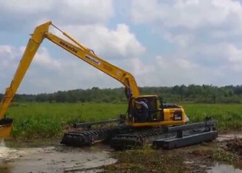 Dukung Sektor Pertanian, Pemkab Tabalong Beli Excavator Amphibi