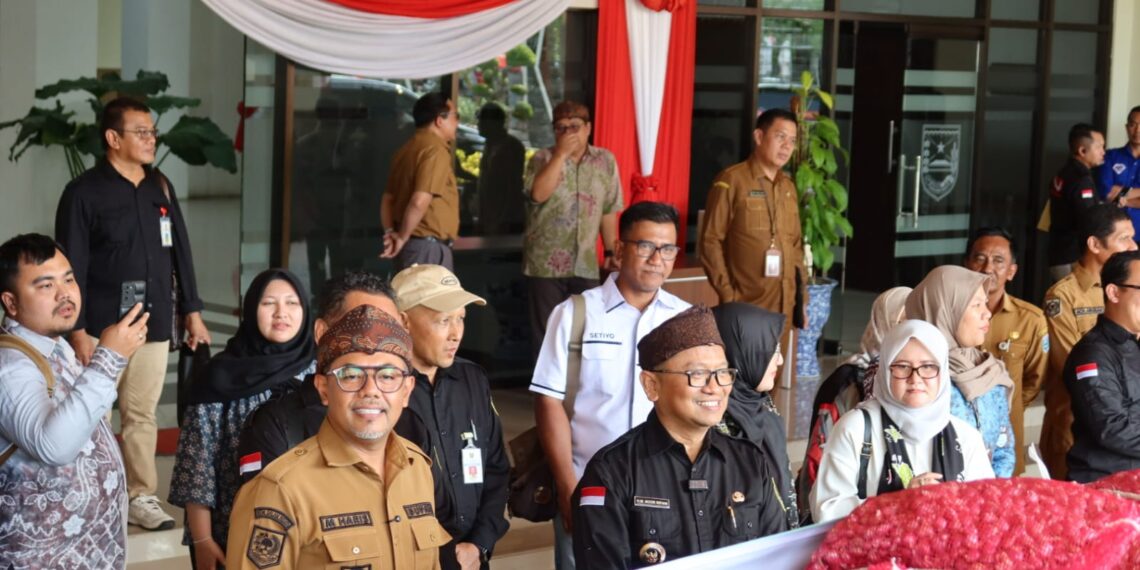 Hadapi “Bulan Maulid”, Tabalong Datangkan Dua Ton Bawang Merah dari Probolinggo