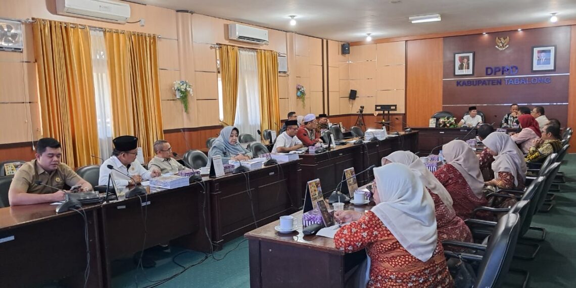 Puluhan Guru TK “Berkeluh-Kesah” ke Komisi l DPRD Tabalong