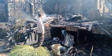 Konsleting Listrik, Rumah Warga Gunung Batu Ludes Terbakar