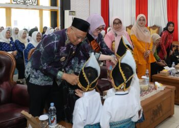 H Fani Pinta Guru TB dan PAUD di Tabalong Ajarkan Akhlak dan Peduli Lingkungan