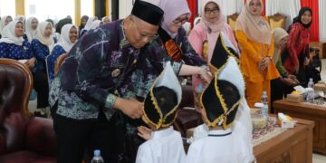 H Fani Pinta Guru TB dan PAUD di Tabalong Ajarkan Akhlak dan Peduli Lingkungan