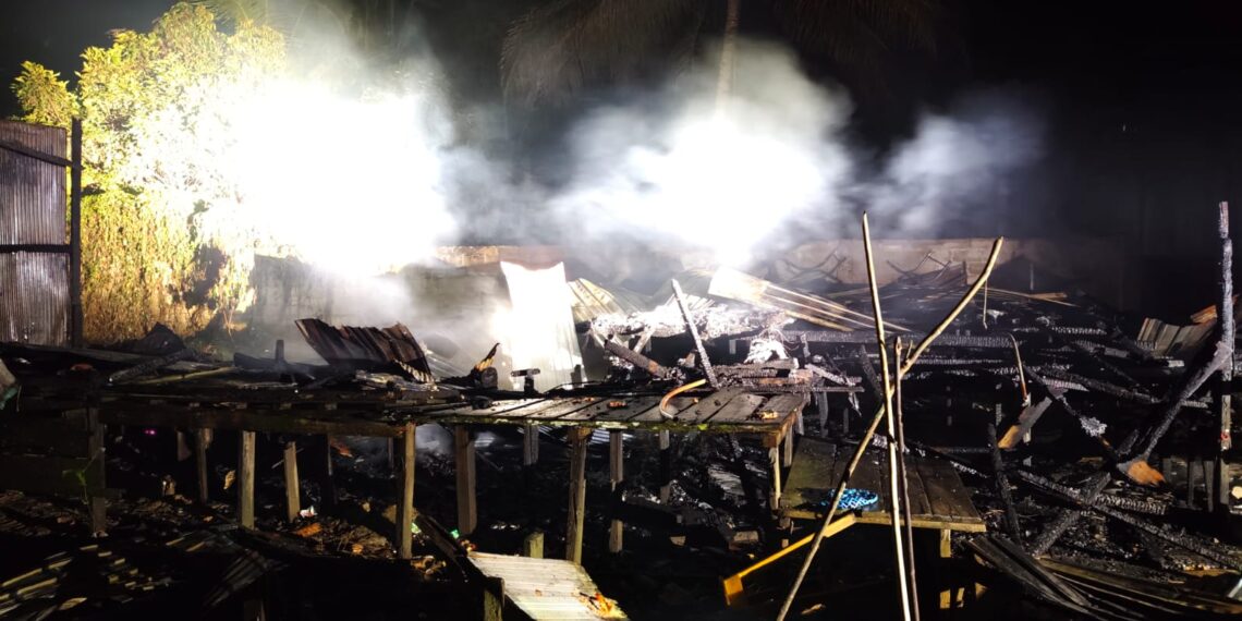 Lalai Mematikan Kompor, Rumah Warga Jaro Ludes Dilalap Api