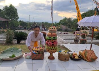 Sambut Hari Bhuana Purnama ke 5, Umat Hindu di Tabalong Laksanakan Piodalan Pura