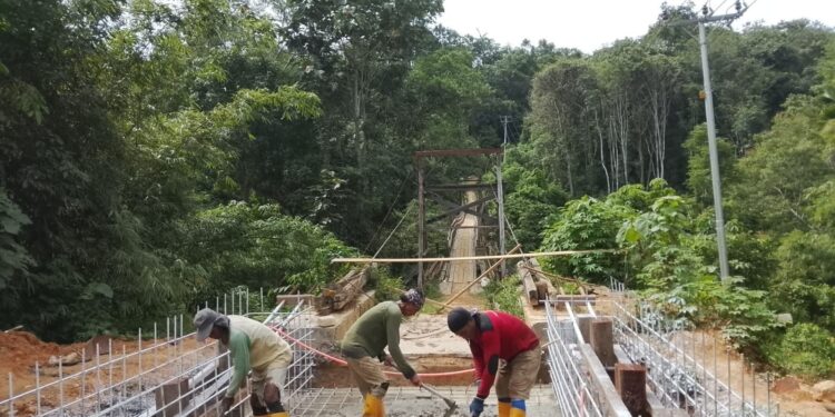Jembatan Sakuyah Dambung Raya Sedang di Rehab Dinas PUPR Tabalong