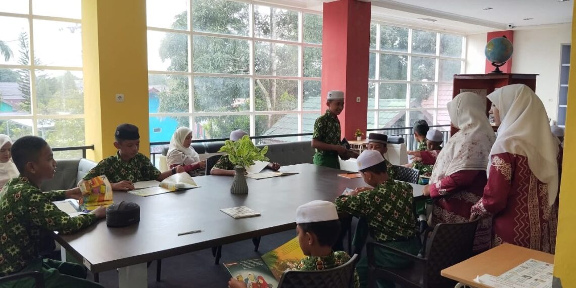 Dispersip Tabalong Miliki Koleksi Puluhan Ribu Eksemplar Buku
