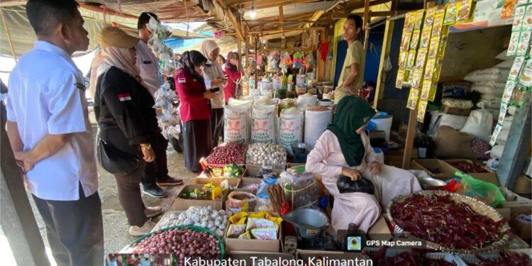Harga “Bapok” di Pasar Tabalong Melonjak, TPID Sidak Cegah Inflasi Jelang Nataru 2025