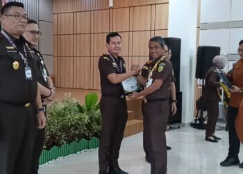 Kejari Tabalong Sabet Penghargaan Kinerja Terbaik se-Kalsel