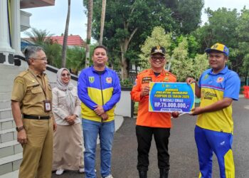 Senyum Sumringah Atlet Tabalong, H. Fani Serahkan Bonus Miliaran Rupiah