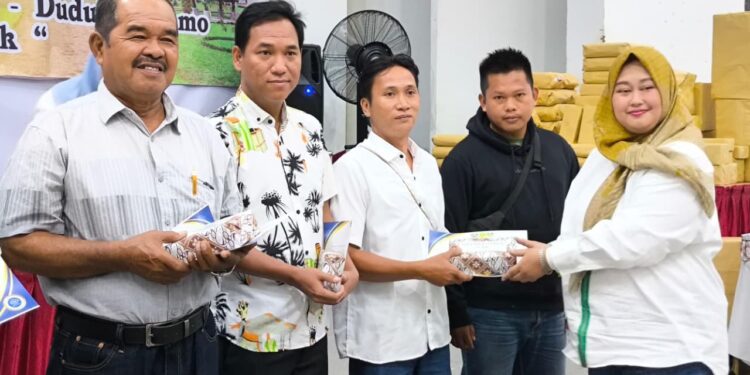 Gelar Family Gathering, PT RTP Grup Berikan Penghargaan Bagi Karyawan Teladan