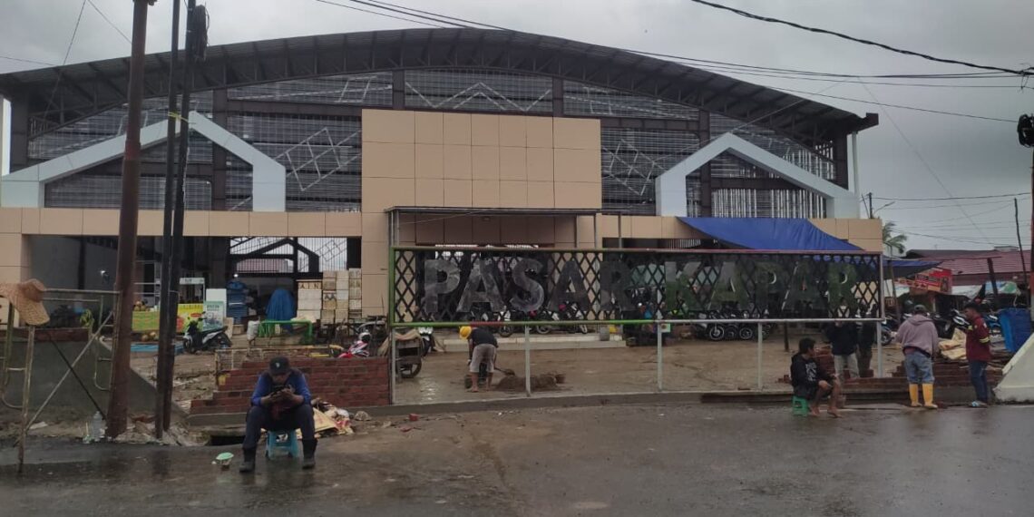 Tepis Kekhawatiran Pedagang, Disperindag Tabalong Sebut Desain Pagar Pasar Kapar Demi Keselamatan Lalu Lintas
