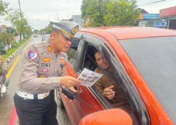 Turun ke Jalan, Kasat Lantas Tabalong Edukasi Pengendara Keselamatan Berlalulintas