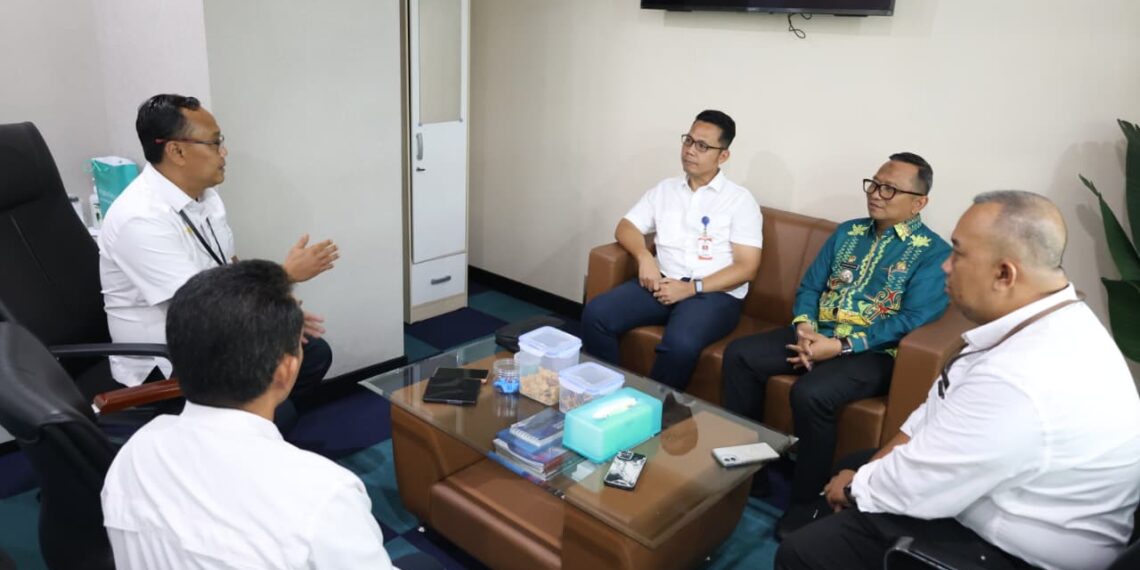 Bandara Warukin Dapat Sertifikat, Bupati: Langkah Awal Operasionalisasi
