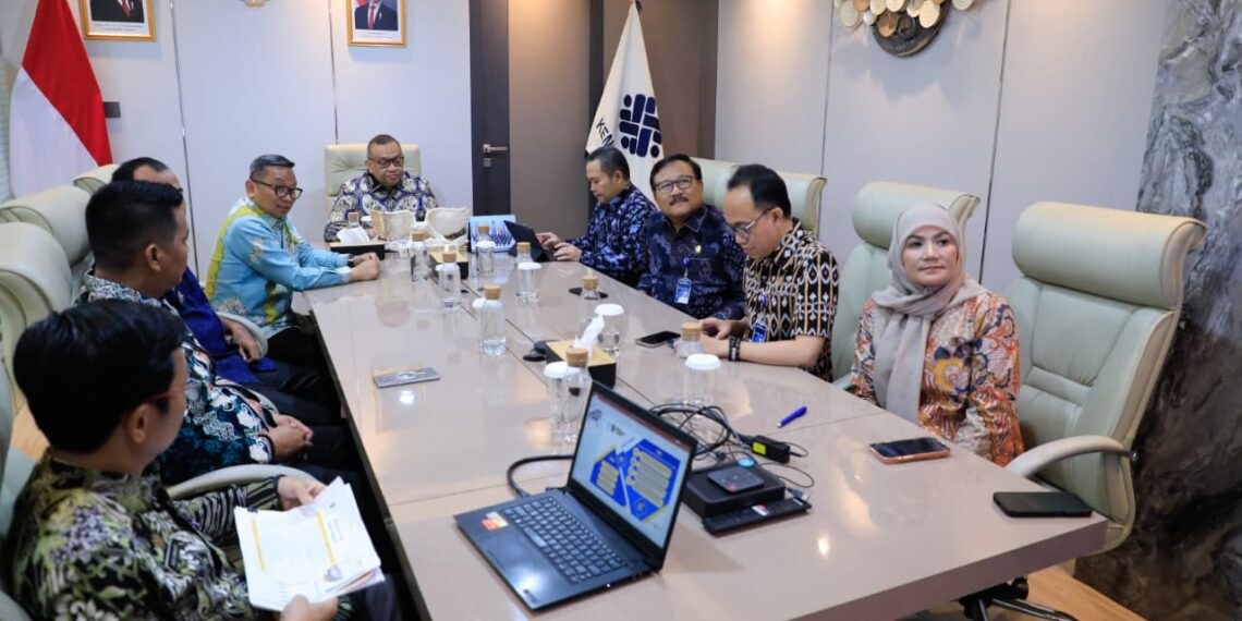 Bupati Diskusikan Tenaga Terampil di Tabalong dengan Wamenaker RI
