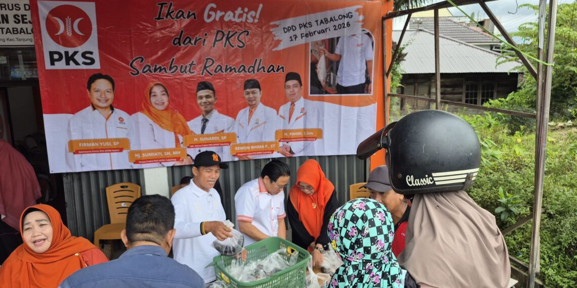 Jelang Ramadan, PKS Tabalong Bagi-Bagi Ratusan Kilo Ikan Segar