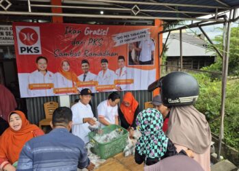 Jelang Ramadan, PKS Tabalong Bagi-Bagi Ratusan Kilo Ikan Segar