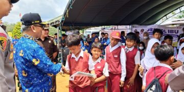 Kehadiran Dispersip Tabalong di “Bunga Desa” Disambut Antusias Siswa SD