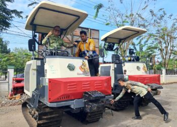 Serahkan Bantuan Traktor Crawler, H Fani: Ini Berkat Network