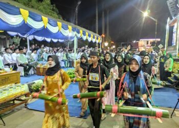 Puluhan Peserta Adu Kreativitas di Lomba Pawai “Talintingan” Tabalong