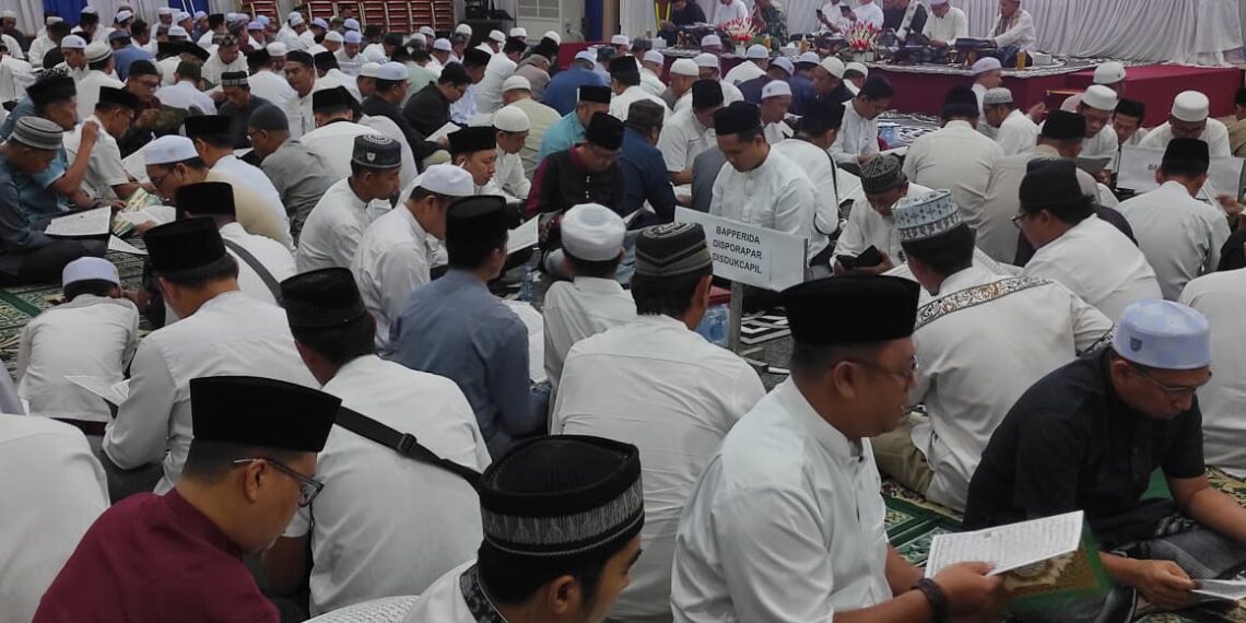 21 Ramadhan, H Fani Bersama Alim Ulama dan Masyarakat Tabalong Gelar Khataman Al-Qur’an