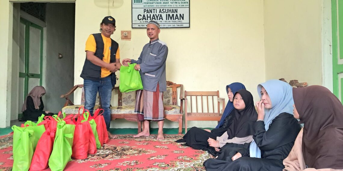 Aksi Sosial Ramadan, PWI Tabalong – PT Adaro Distribusikan Bantuan Sembako ke Panti Asuhan