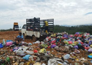 Petugas DLH Pastikan Kota Tabalong Tetap Bersih Meski Cuti Bersama Lebaran