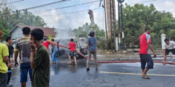 Gegara Rokok Elektrik, Satu Mobil Depan SPBU Mantuil Hangus Terbakar