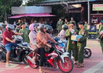Puluhan Pesilat Persinas ASAD Tabalong Tebar Ratusan Paket Takjil