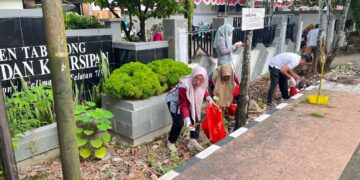 Jadikan Kantor Asri, Dispersip Tabalong Gelar Aksi Gema Jalin