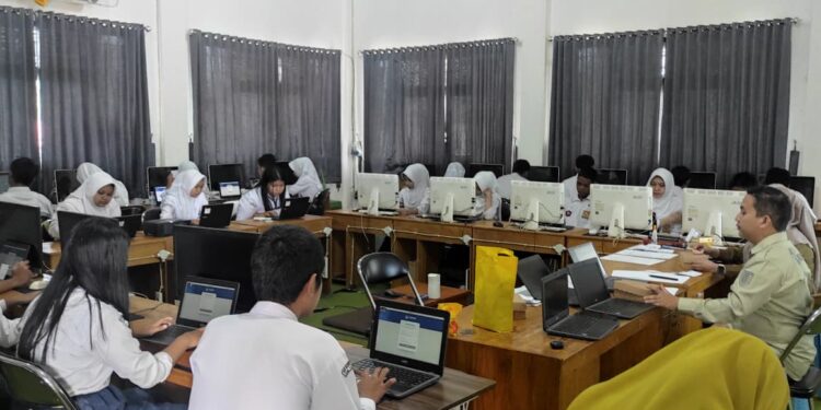 Ratusan Siswa SMPN 1 Tanjung Ikuti Tes Kemampuan Akademik