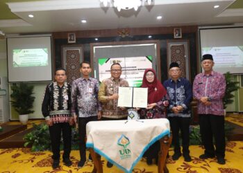Teken MoU dengan UIN Antasari, Bupati Tabalong Realisasikan Program Satu Desa Satu Dai