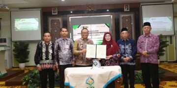 Teken MoU dengan UIN Antasari, Bupati Tabalong Realisasikan Program Satu Desa Satu Dai