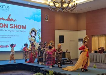 Bangun Percaya Diri Anak, Aston Tanjung City Hotel Gelar Fashion Show Hari Kartini