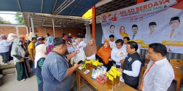 Bantu Ketahanan Pangan Warga Tabalong, PKS Gelar Pasar Murah