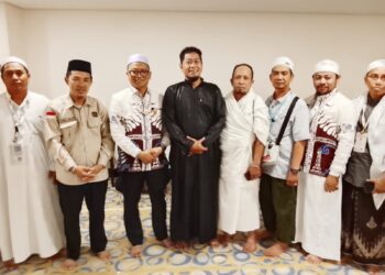 Bupati Tabalong Sambangi Jamaah Haji di Makkah, Bawakan Nasi Kuning Penawar Rindu