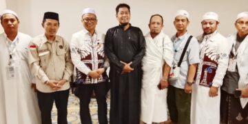Bupati Tabalong Sambangi Jamaah Haji di Makkah, Bawakan Nasi Kuning Penawar Rindu