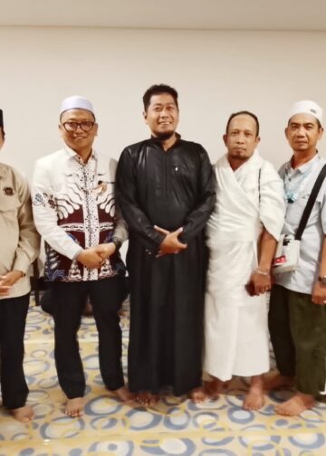Bupati Tabalong Sambangi Jamaah Haji di Makkah, Bawakan Nasi Kuning Penawar Rindu
