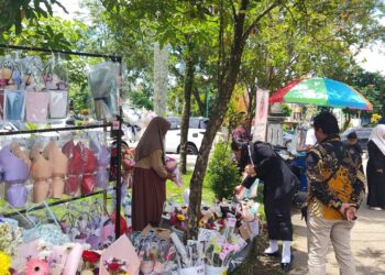 Uci Sukses Raup Cuan dari Bisnis Buket di Tabalong