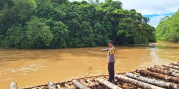 Polres Tabalong Kerahkan Personil Monitoring Air Sungai Hadapi Potensi Bencana Banjir