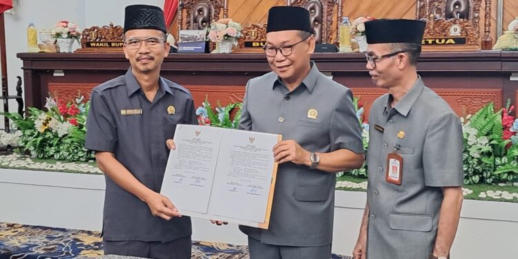 Zainal Ilmi Resmi Jabat Ketua Fraksi Golkar DPRD Tabalong yang Baru