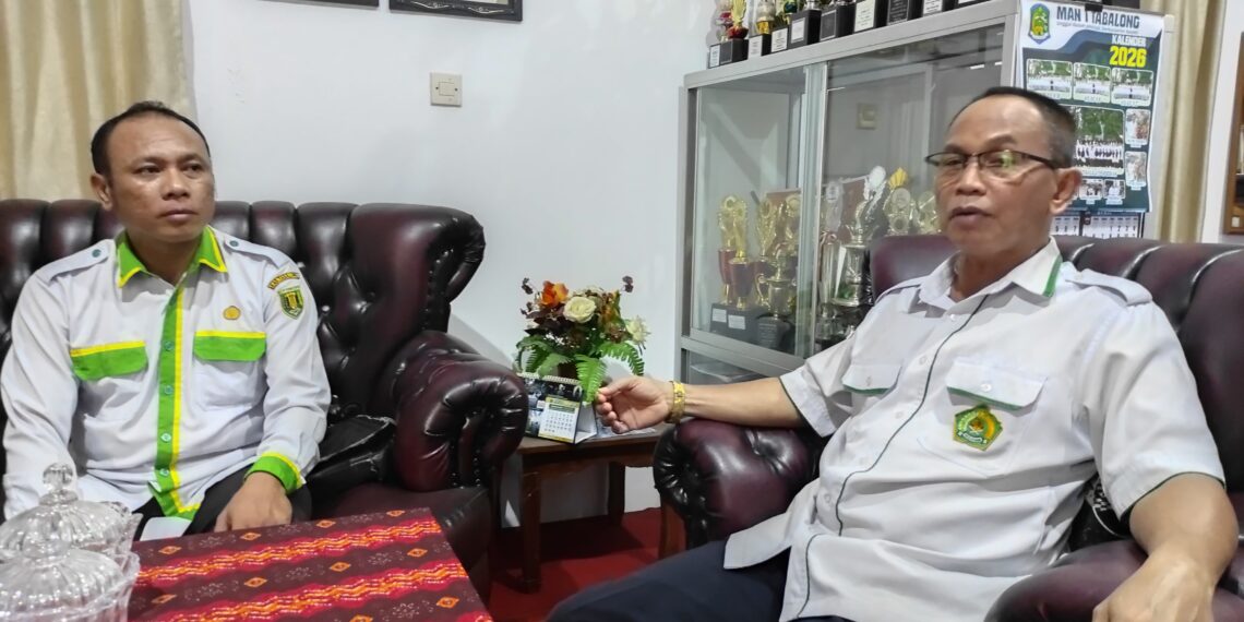 Mediasi Berujung Jotos, Guru MAN 1 Tabalong Dipukul Pria Ini di Kantor Polisi